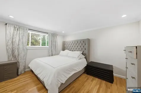11 Homewood Way Montclair NJ 07042