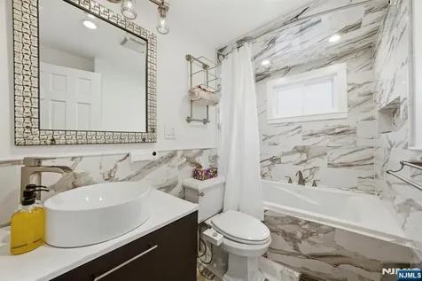 11 Homewood Way Montclair NJ 07042
