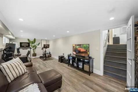 11 Homewood Way Montclair NJ 07042