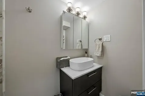 11 Homewood Way Montclair NJ 07042