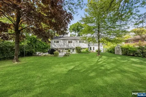 11 Homewood Way Montclair NJ 07042