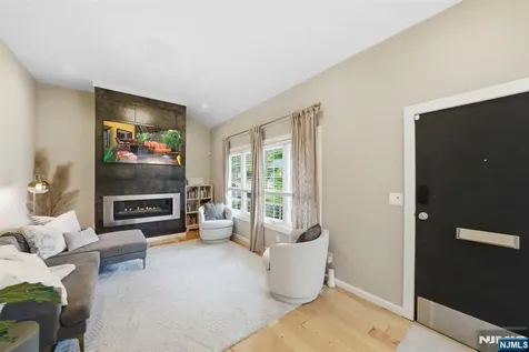 11 Homewood Way Montclair NJ 07042