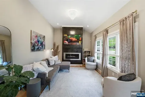 11 Homewood Way Montclair NJ 07042