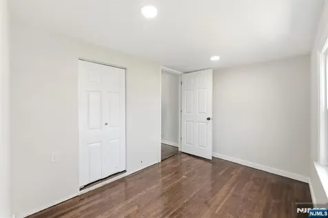 325 Schley Street Newark NJ 07112