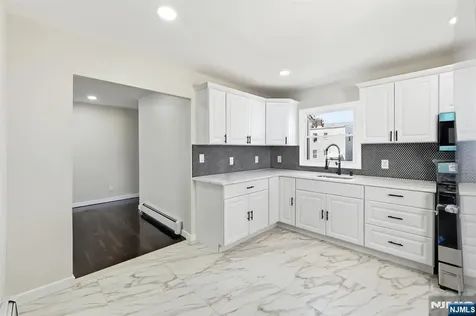 325 Schley Street Newark NJ 07112