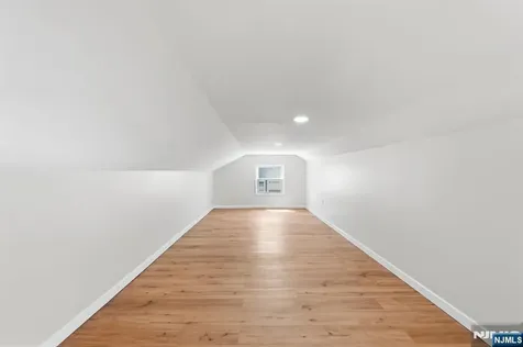 325 Schley Street Newark NJ 07112