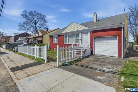325 Schley Street Newark NJ 07112