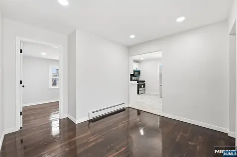 325 Schley Street Newark NJ 07112