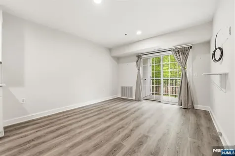 401 Dercole Norwood NJ 07648