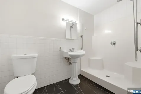 401 Dercole Norwood NJ 07648
