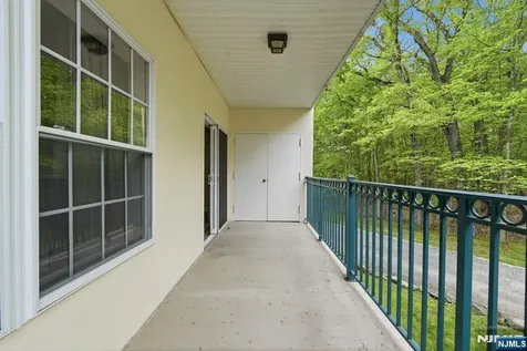 401 Dercole Norwood NJ 07648