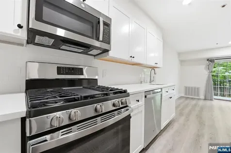 401 Dercole Norwood NJ 07648