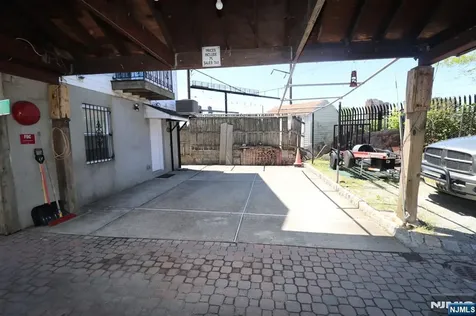 15 Garibaldi Avenue Newark NJ 07114