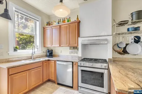 116 Park Avenue Newark NJ 07104