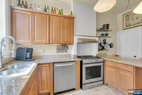 116 Park Avenue Newark NJ 07104