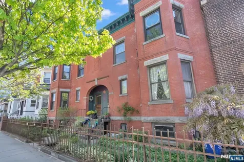 116 Park Avenue Newark NJ 07104