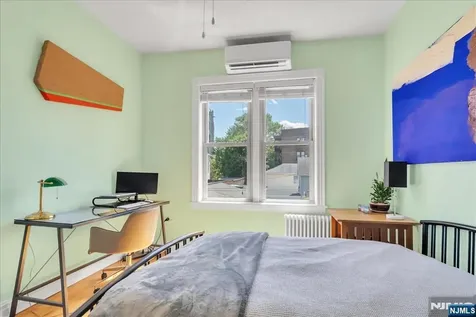 116 Park Avenue Newark NJ 07104