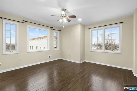 12 Liberty Court Secaucus NJ 07094