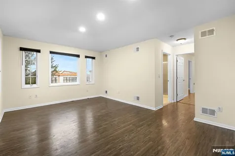 12 Liberty Court Secaucus NJ 07094