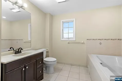 12 Liberty Court Secaucus NJ 07094