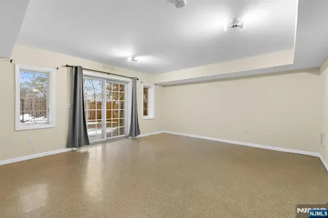 12 Liberty Court Secaucus NJ 07094