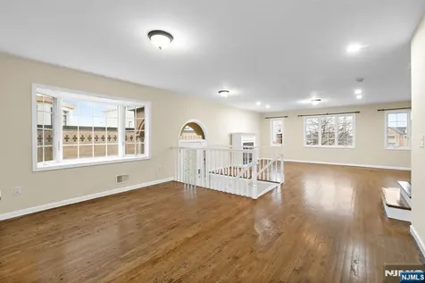 12 Liberty Court Secaucus NJ 07094