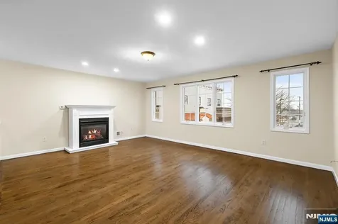 12 Liberty Court Secaucus NJ 07094