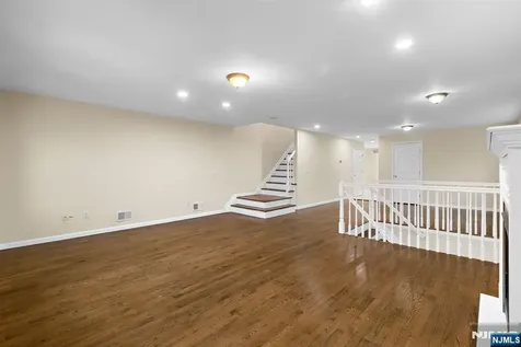 12 Liberty Court Secaucus NJ 07094