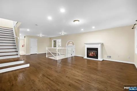 12 Liberty Court Secaucus NJ 07094