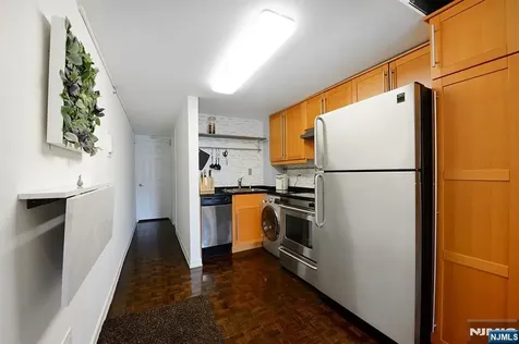 212 9th Street Jersey City NJ 07302