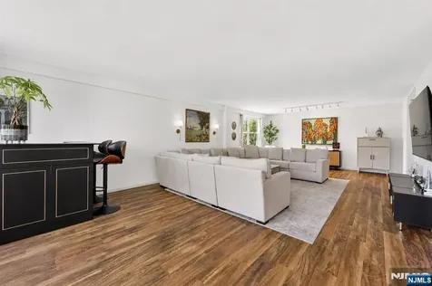 926 Bloomfield Avenue Glen Ridge NJ 07028