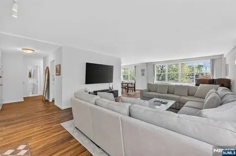 926 Bloomfield Avenue Glen Ridge NJ 07028