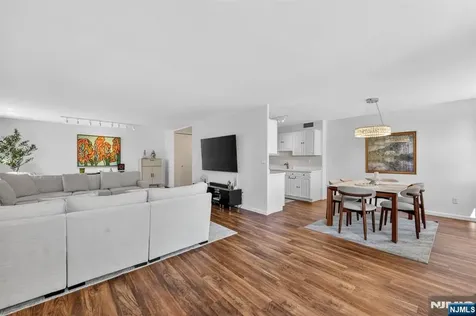 926 Bloomfield Avenue Glen Ridge NJ 07028