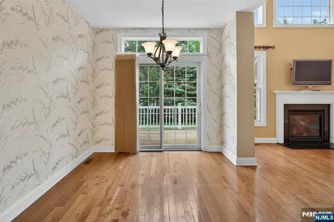 33 Windsor Lane Ramsey NJ 07446