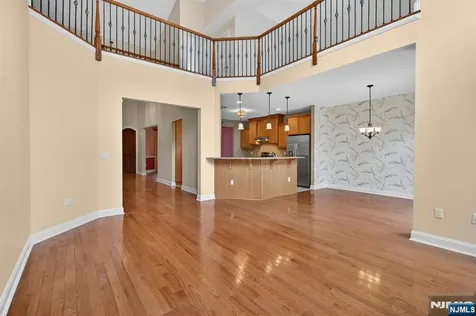 33 Windsor Lane Ramsey NJ 07446
