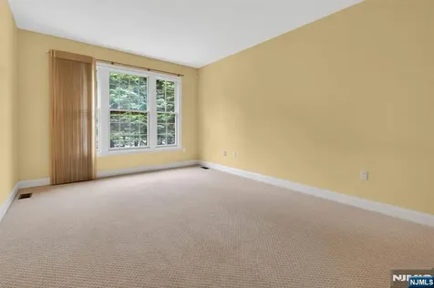 33 Windsor Lane Ramsey NJ 07446