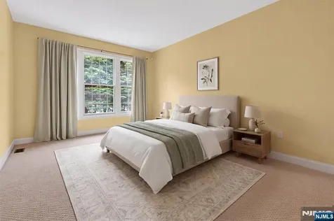 33 Windsor Lane Ramsey NJ 07446