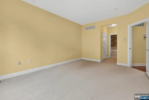33 Windsor Lane Ramsey NJ 07446