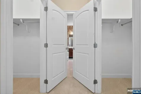 33 Windsor Lane Ramsey NJ 07446