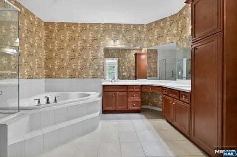 33 Windsor Lane Ramsey NJ 07446