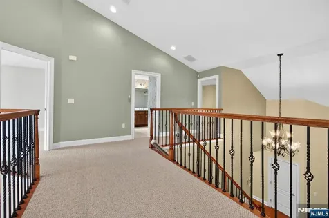 33 Windsor Lane Ramsey NJ 07446