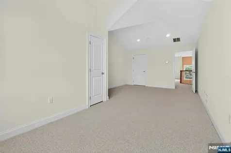 33 Windsor Lane Ramsey NJ 07446