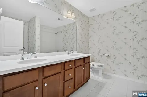 33 Windsor Lane Ramsey NJ 07446
