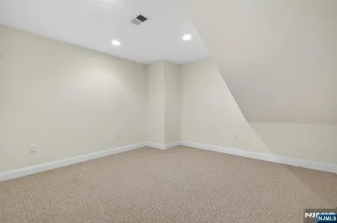 33 Windsor Lane Ramsey NJ 07446