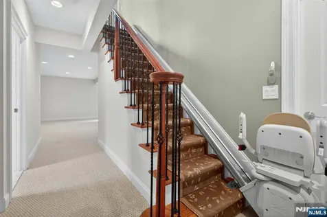 33 Windsor Lane Ramsey NJ 07446