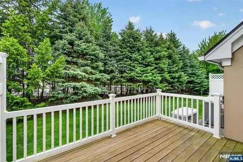 33 Windsor Lane Ramsey NJ 07446