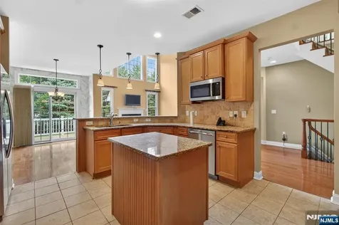 33 Windsor Lane Ramsey NJ 07446