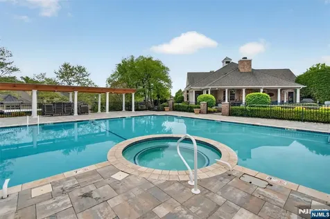 33 Windsor Lane Ramsey NJ 07446