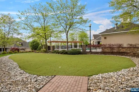 33 Windsor Lane Ramsey NJ 07446