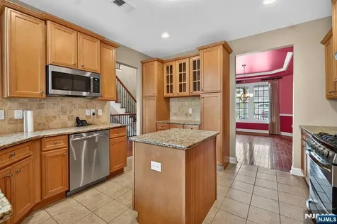 33 Windsor Lane Ramsey NJ 07446